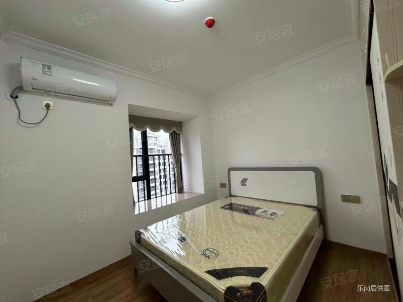 有电梯 满五 商圈成熟 正南朝向 次新小区 高楼层视野好,远洋翡丽郡