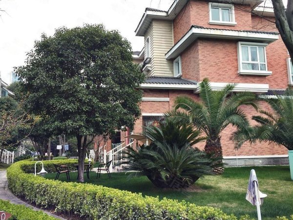 上海长宁西郊公园虹桥中华园(别墅)新出中华园别墅,现代装修,全屋地暖