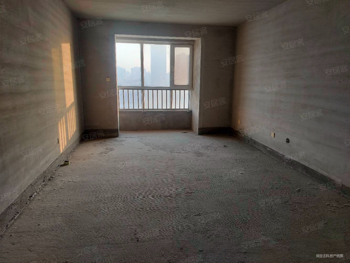 荣联天下城(北区)3室2厅2卫141.1㎡南北86万