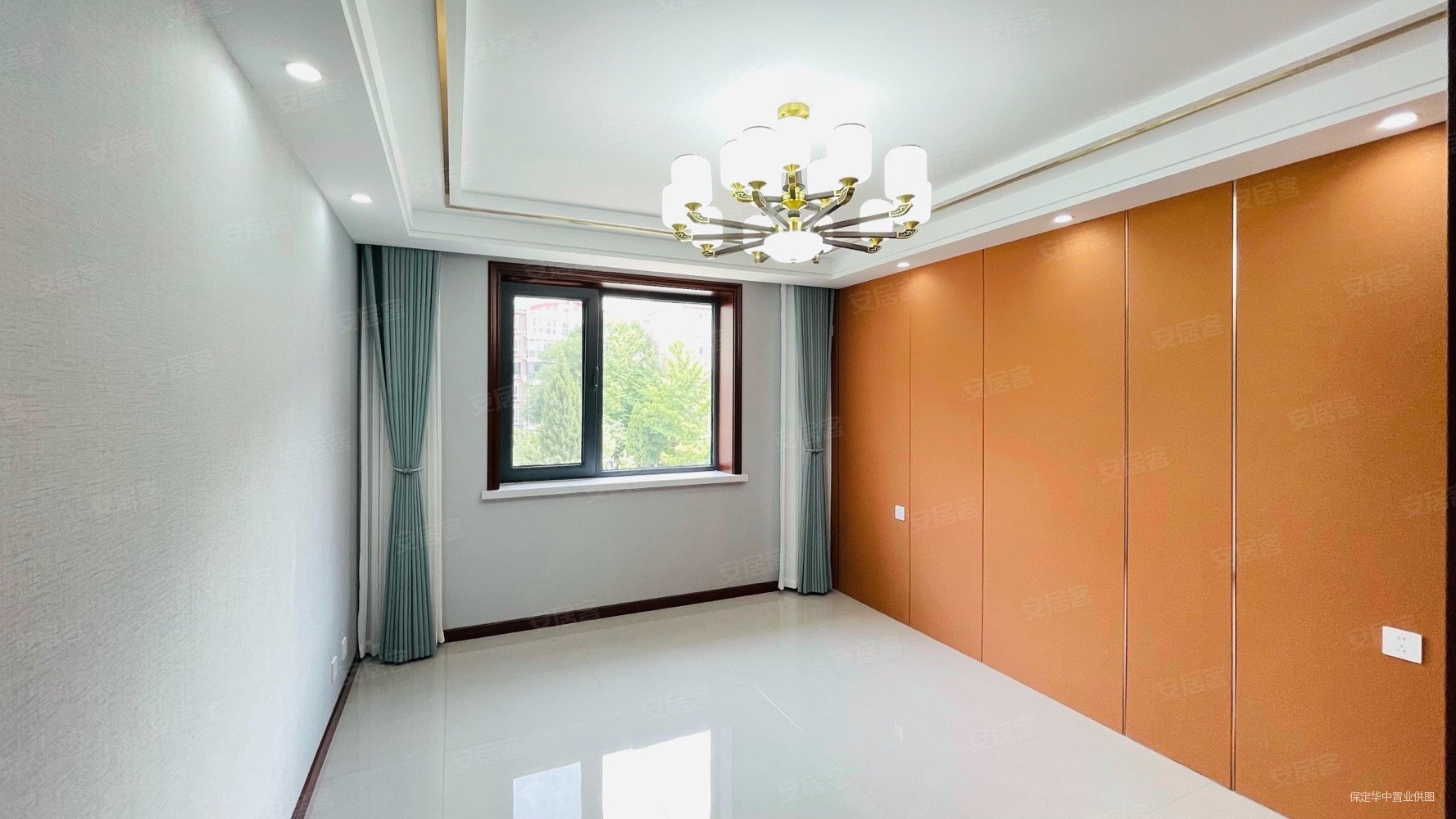 秀兰城市花园5室3厅3卫255㎡南北235万