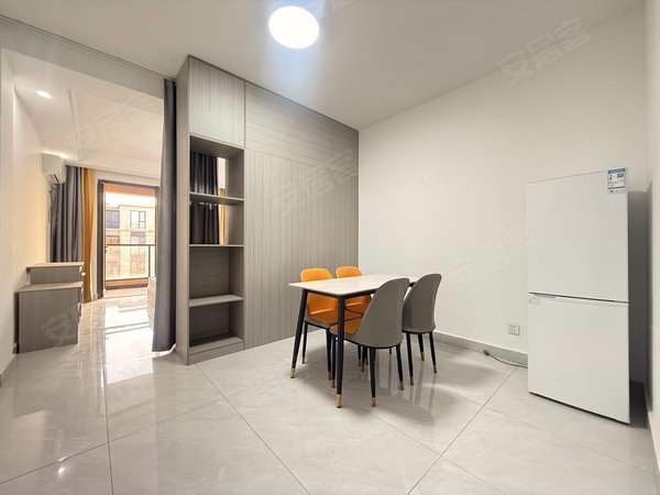 海宁海宁市区硖石华鸿原墅(公寓住宅)南关厢附近，华鸿原墅精装1室，到顶大衣柜，天然气做饭，可短租出租房源真实图片