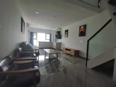 宝德新领域拉法公寓复式两室精装暖气燃气齐全 有家具家电