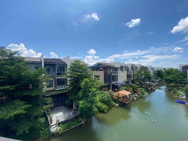 珠海斗门井岸华发水郡二期(别墅)(推荐好房)华发水郡联排3层别墅可做