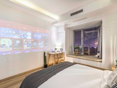 上海静安南京西路整租一个舒适的家能缓解工作的压力，独立卫生间，拎包入住出租房源真实图片