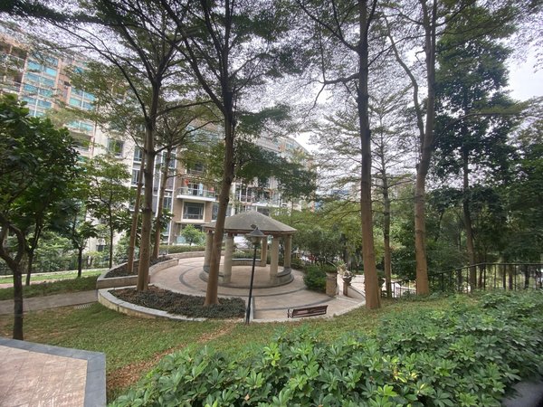 深圳宝安西乡中粮澜山宝安12号线地铁口大四房两卫精装高层采光好安静