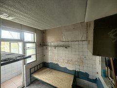 青岛城阳区政府国货华二房间带独立阳台月租季租越久价越低出租房源真实图片