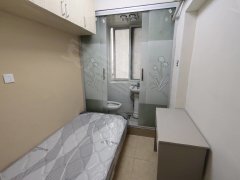 浦东 莲溪路地铁口 小户型公寓 带电梯独立卫生间 靠近电梯口