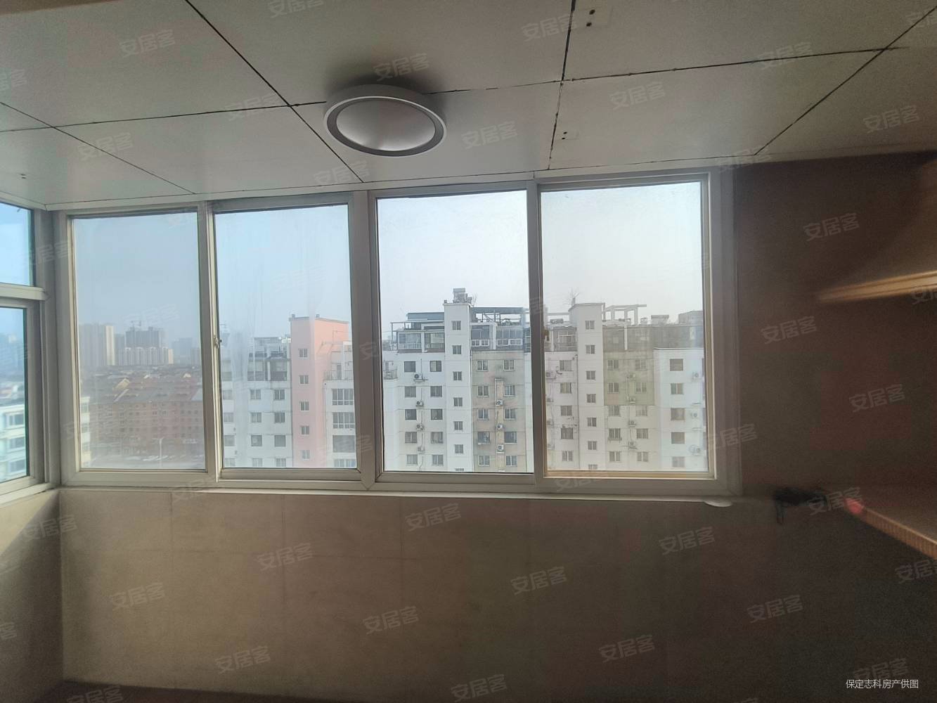 世纪华庭4室2厅3卫241㎡南北180万