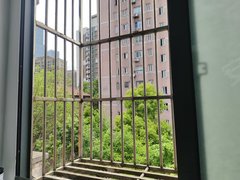 上海黄浦黄浦周边外滩小南门板块 楼梯朝南大一房 保护建筑小洋楼 可整租可宿舍出租房源真实图片