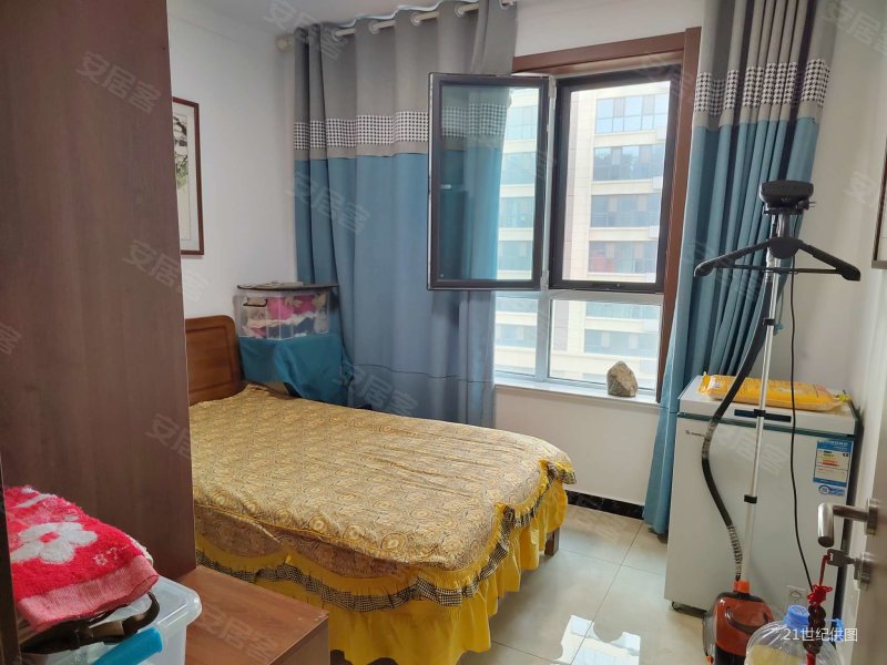 城投首府4室2厅2卫148㎡南北142万