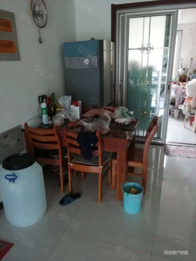 鲁昱绿城3室2厅1卫125㎡南76万
