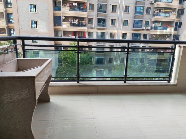 泉州南安南安市区名都城名都城 3室2厅2卫 电梯房 南北通透 配套齐全