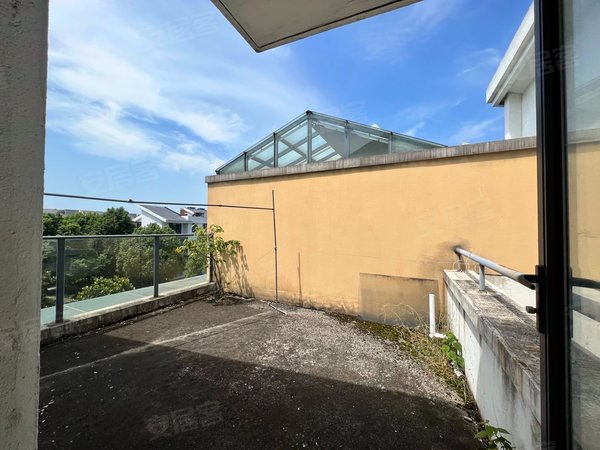 苏州吴中越溪简之韵花园(别墅)石湖边毛坯别墅出租,可仓储,可简单办公