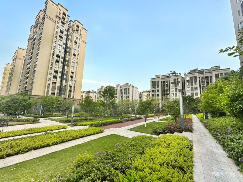 捡趴活28w处置轻轨旁大渡口绿地城精装4房带家具家电