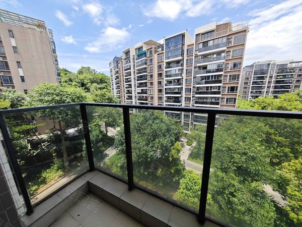 广州黄埔萝岗保利香雪山(南区)黄埔萝岗 苏元万达附近中山三院对面