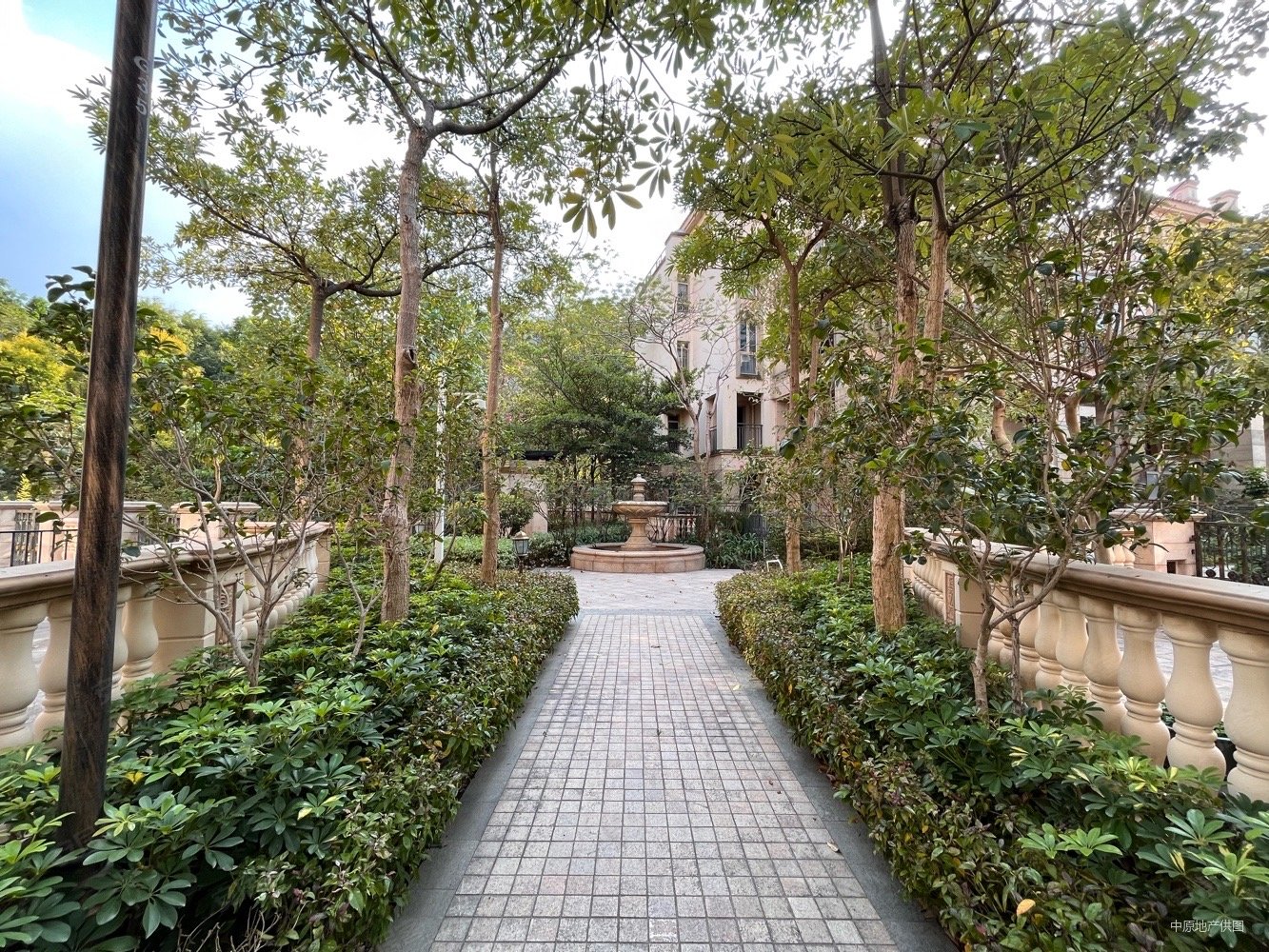 鸿荣源熙园山院别墅