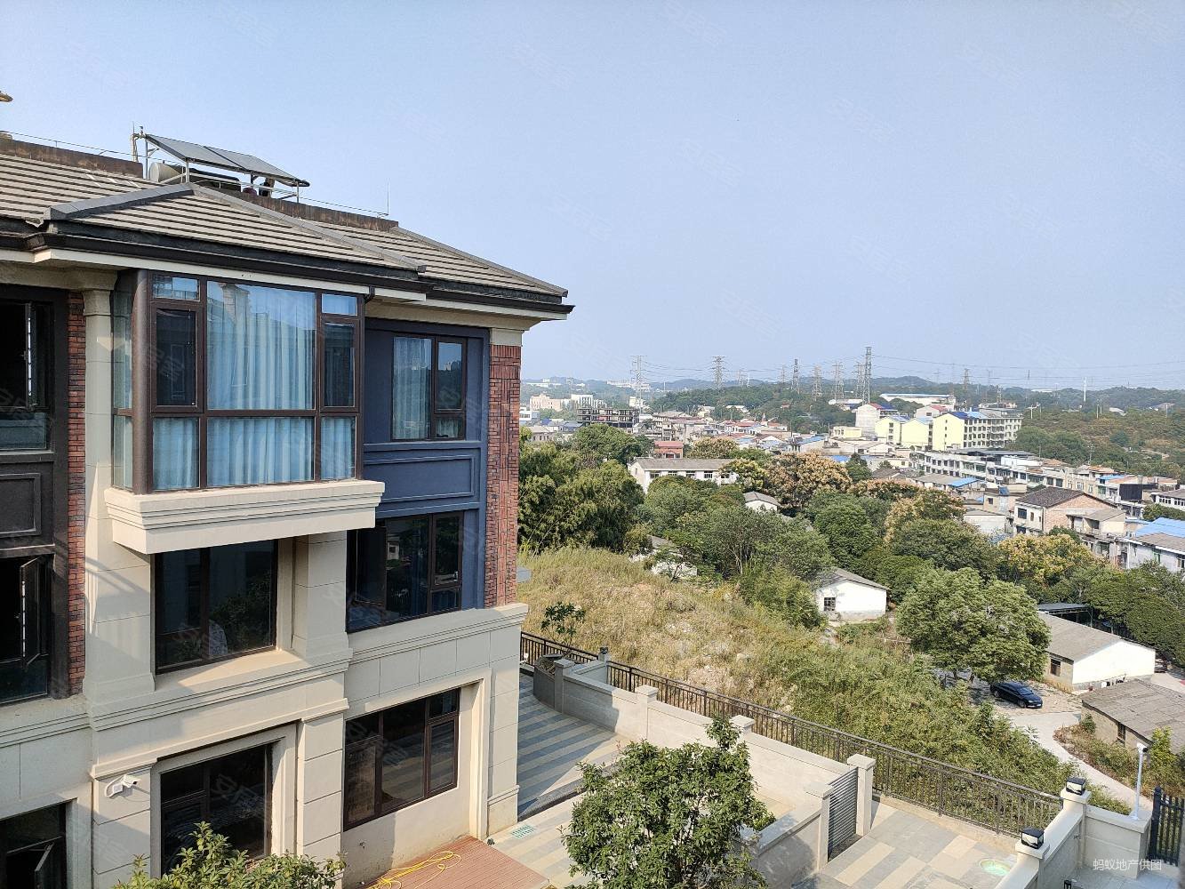 恒基旭辉湖山赋(别墅)5室2厅3卫156.69㎡南北340万