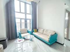 广州融创复式公寓三房精装修出租。