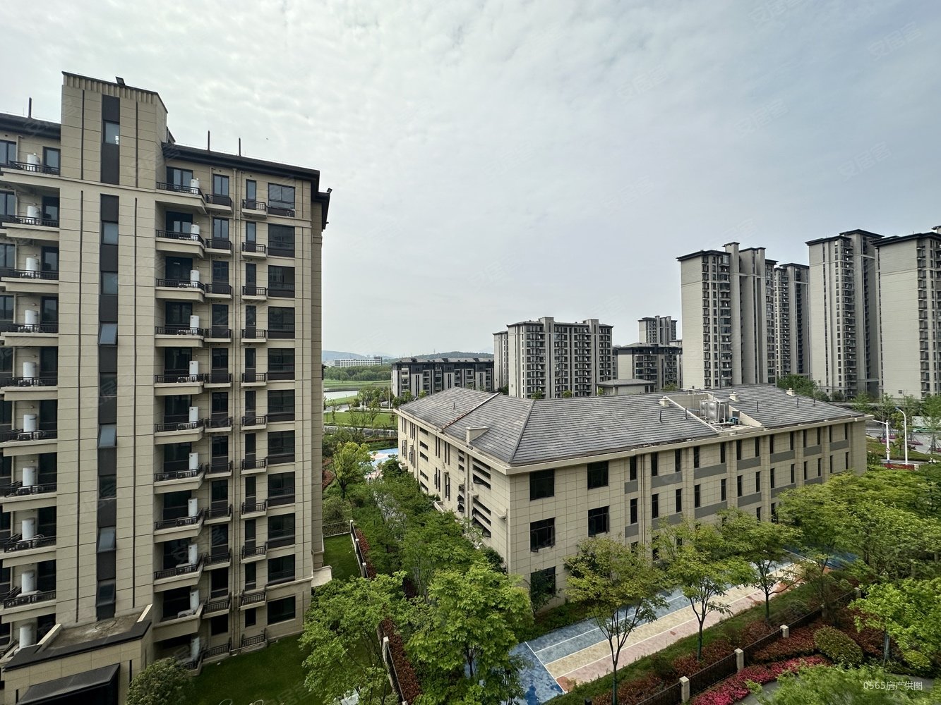 宋都江宸府(北区)3室2厅2卫112.41㎡南北122万