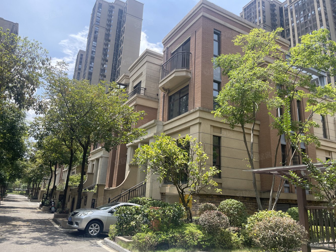 兴荣郡(别墅)5室3厅4卫134㎡南北150万