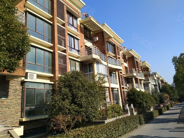 杭州富阳银湖三江鸣翠蓝湾(公寓住宅)银湖核心位置 精装修上叠排 东边