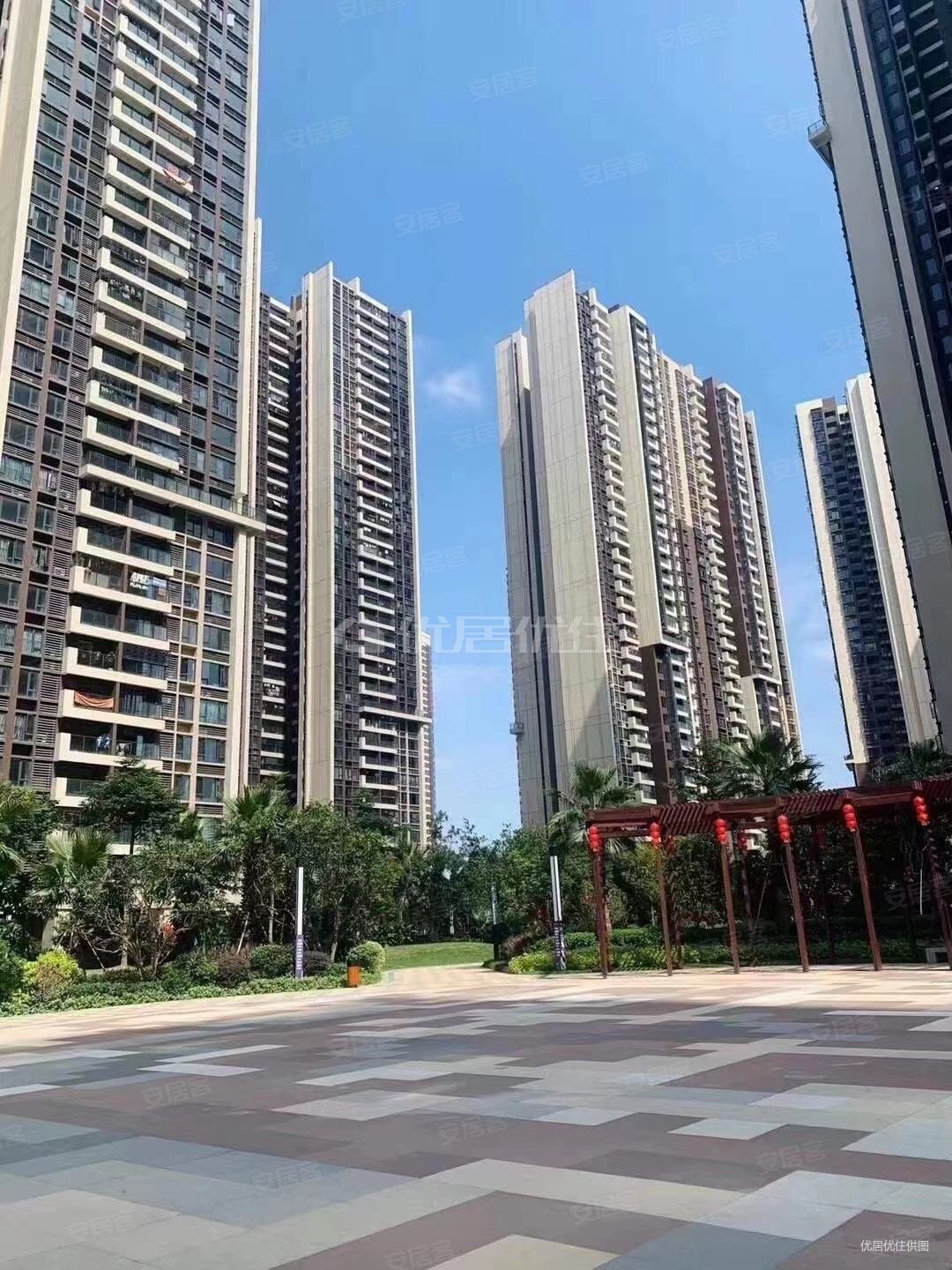 宏宇天御江畔4室2厅2卫125㎡北275万