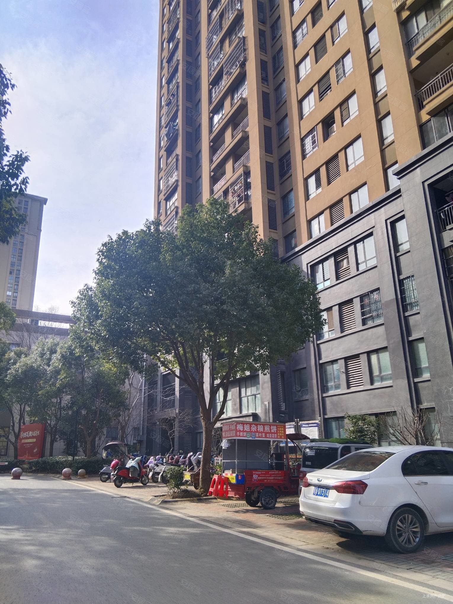 临地铁 出行方便 房龄新 精装好房 南北通透 商品房,北城中环城(一期)