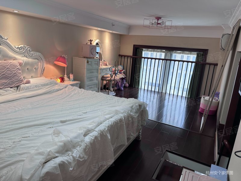 loft双层 送全新精装 送家具家电