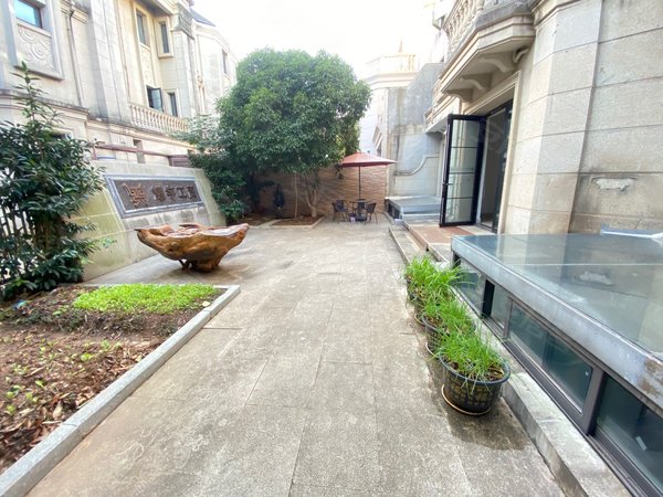 南昌红谷滩红角洲海域香廷(别墅)双子塔地铁口 上下四层别墅 接待办公