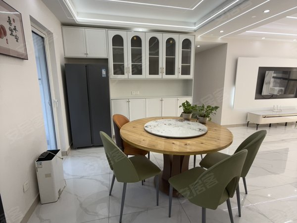 六安金安政务中心碧桂园置地中央公园出租六安市区碧桂园中央公园洋房一楼带院精装三室两厅两卫双阳台出租房源真实图片