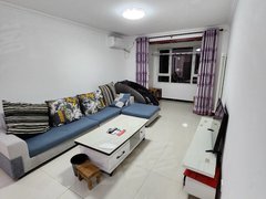 北京大兴大兴周边空港新苑一号院大门口南北通透大两居出租房源真实图片