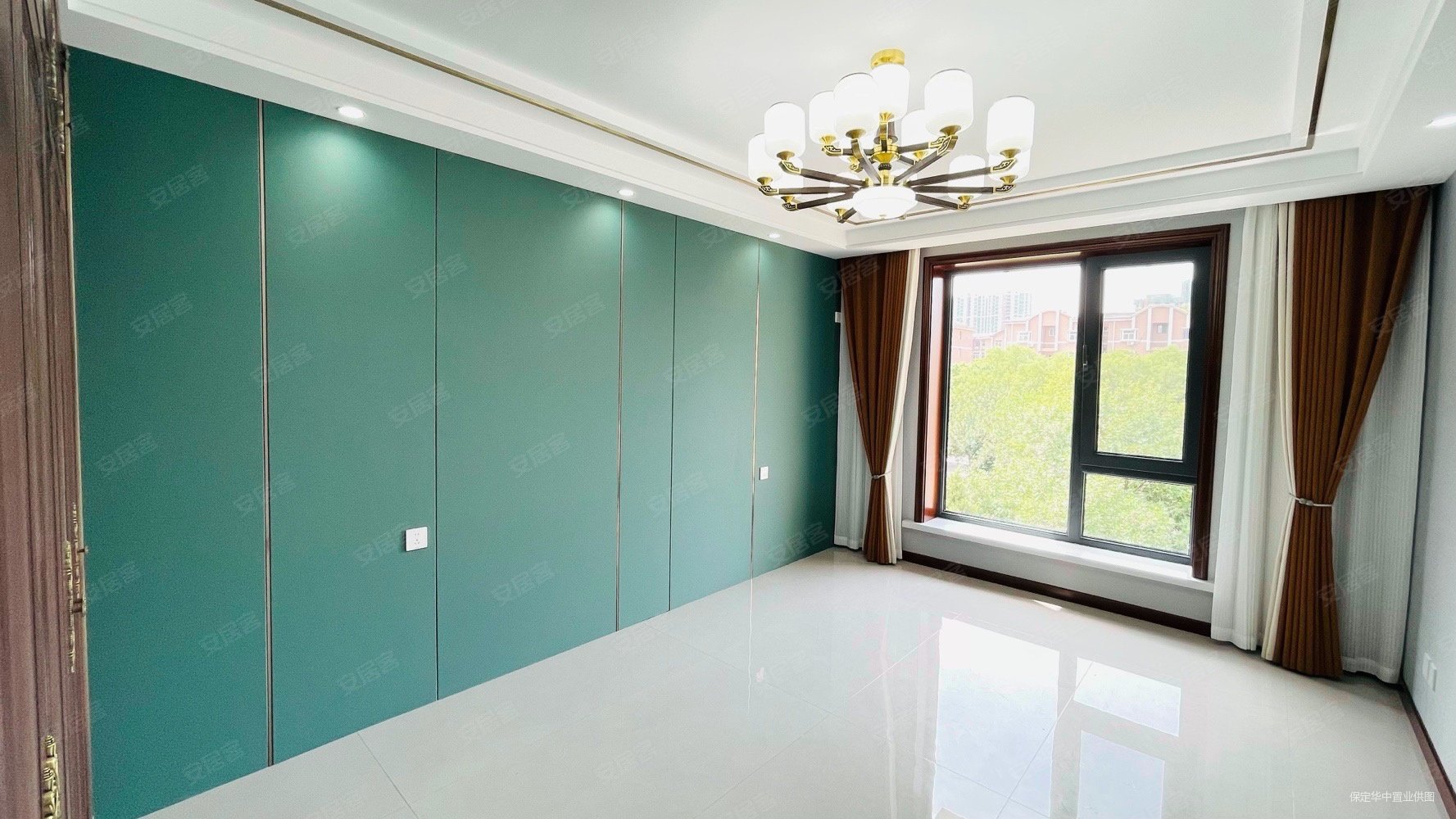 秀兰城市花园5室3厅3卫255㎡南北235万