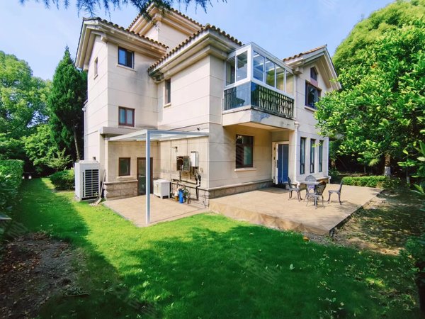 上海青浦徐泾银涛高尔夫别墅银涛高尔夫别墅 5室2厅4卫 南北通透 328