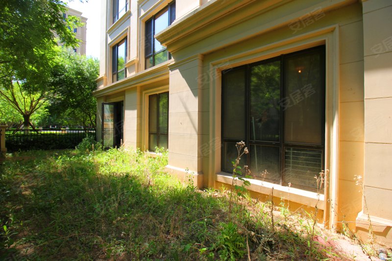 融创半岛低密洋房有车位带小院价格非常合适随时看房