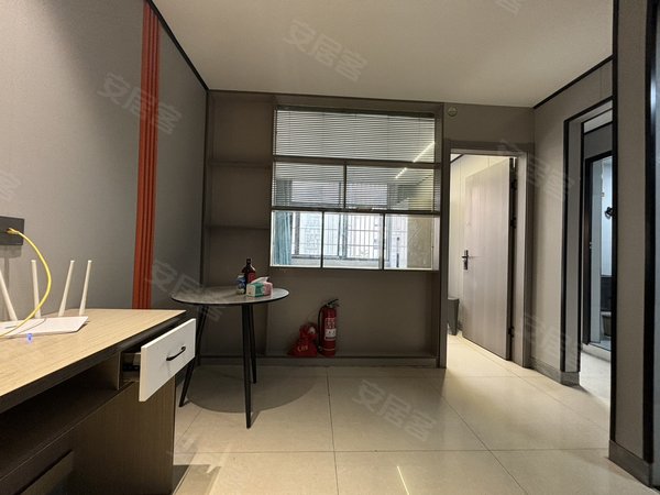 金华东阳东阳市中心后上田小区后上田 轻轨站 木雕城 麻车 世贸君澜 地铁站附近两室一厅出租房源真实图片