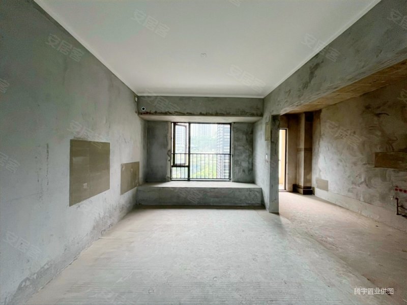 42平方米,碧桂园天玺湾二手房,128万,4室2厅,3卫,189.