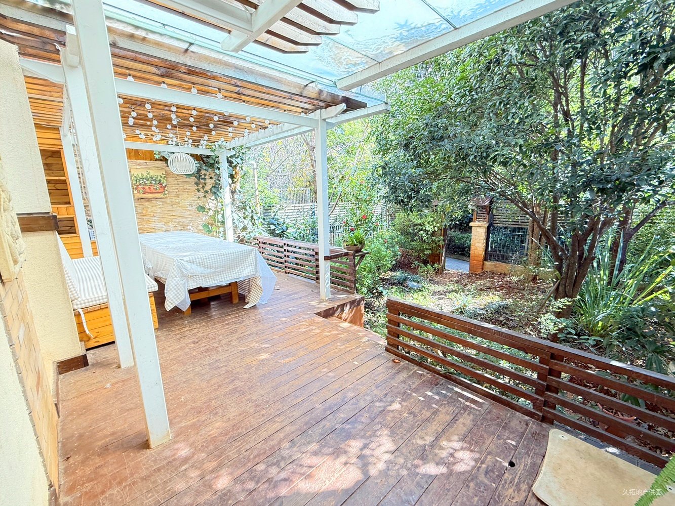 清水木华联排别墅 小区中间带前后150平花园 1到4层有车库