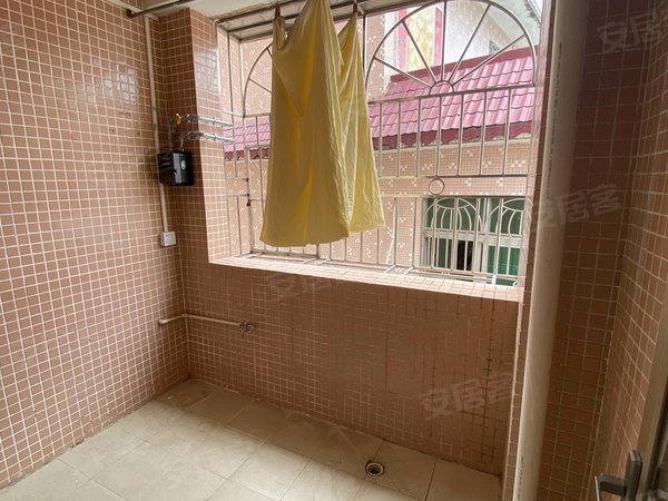 深圳龙岗南联龙苑新村(龙岗)新塘围近地铁 无中介费 免费停车 电梯