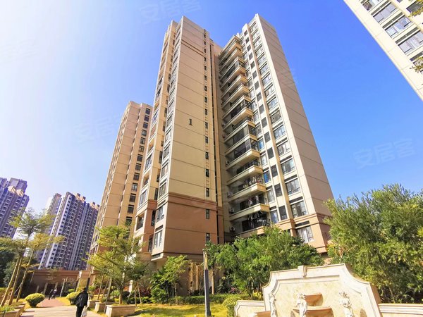 珠海金湾航空新城鸿泰花园实验中学旁 鸿泰花园 高层 精装3房 家私