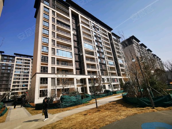 青岛城阳白云山公园佳兆业悦峰佳兆业悦峰 4室2厅2卫出租房源真实图片