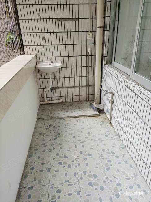 金宇花园正南向满五小区配套齐全