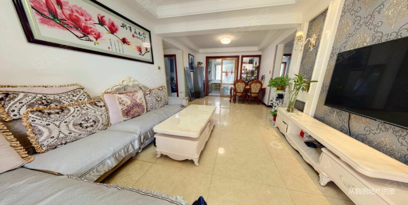 大简陋哦,曲江国风世家a区 装修好 双卫生间 环境好 随时看