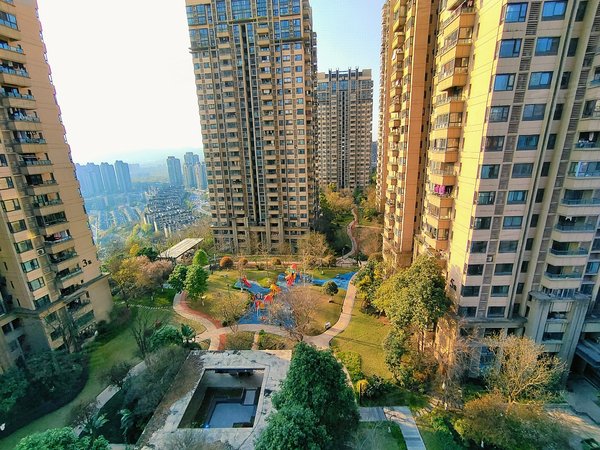 重庆渝北照母山万科城(一期)4月急租,价格可谈,扛不住了,业主失业了