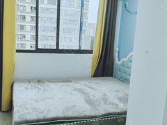 常州金坛新城吾悦广场保利紫荆公馆有大小独卫出租,设施齐全。房子,无介绍钱出租房源真实图片