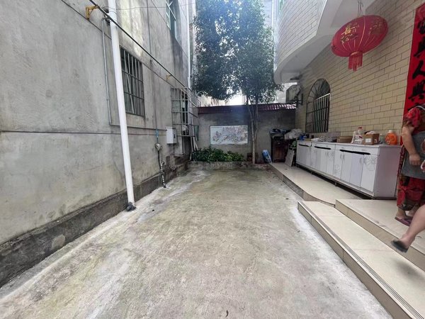 景德镇珠山梨树园梨树园小区南苑梨树园旁天门山整栋三层私房有院子