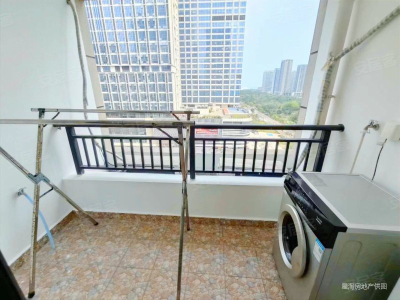 华盛  两房两厅一卫  中间楼层