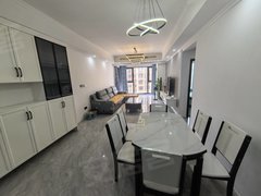 自贡沿滩龙湖南湖晶泽华府精装修两室,拎包入住家具家电齐全,随时看房出租房源真实图片
