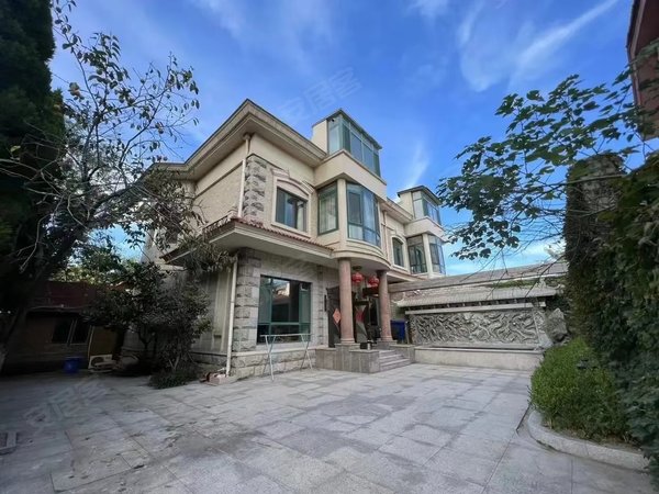 青岛黄岛长江路益铭花园益铭花园独栋别墅豪华装修,带大院子,紧邻长江