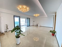 海口龙华世贸新上房源 华润精选四房 这封窗很好 景观尽入眼帘 随时看房出租房源真实图片