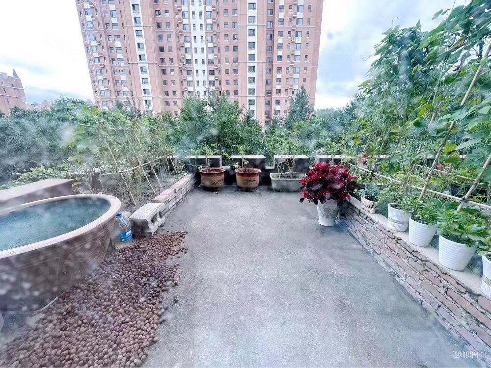 中海水岸馨都电梯二楼带花园伊通河沿线不把不临两室急售